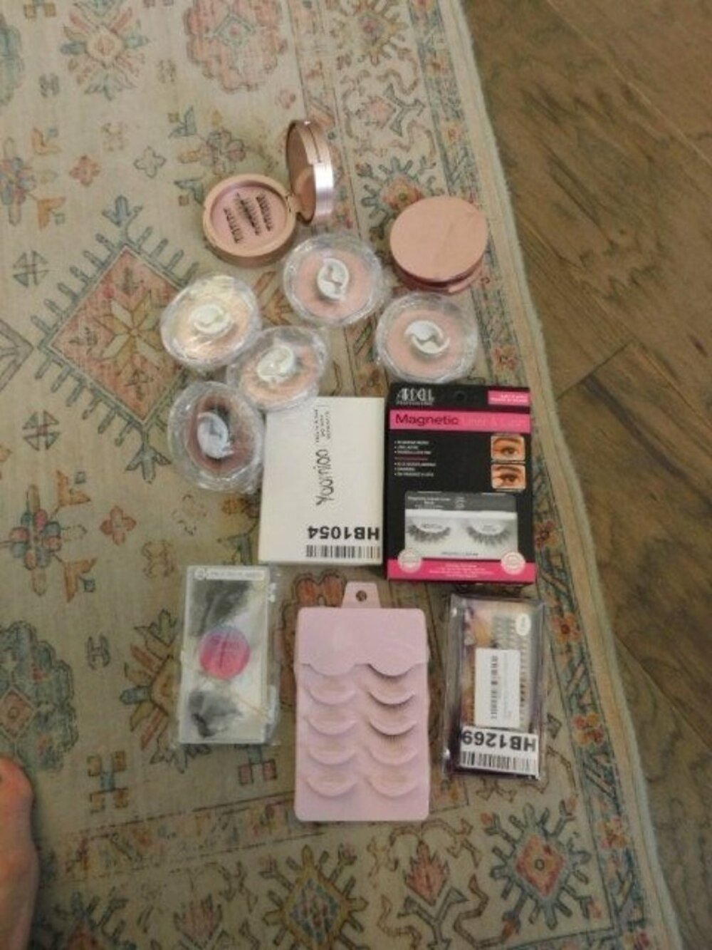Large Mixed Lot of Faux Eyelashes NEW